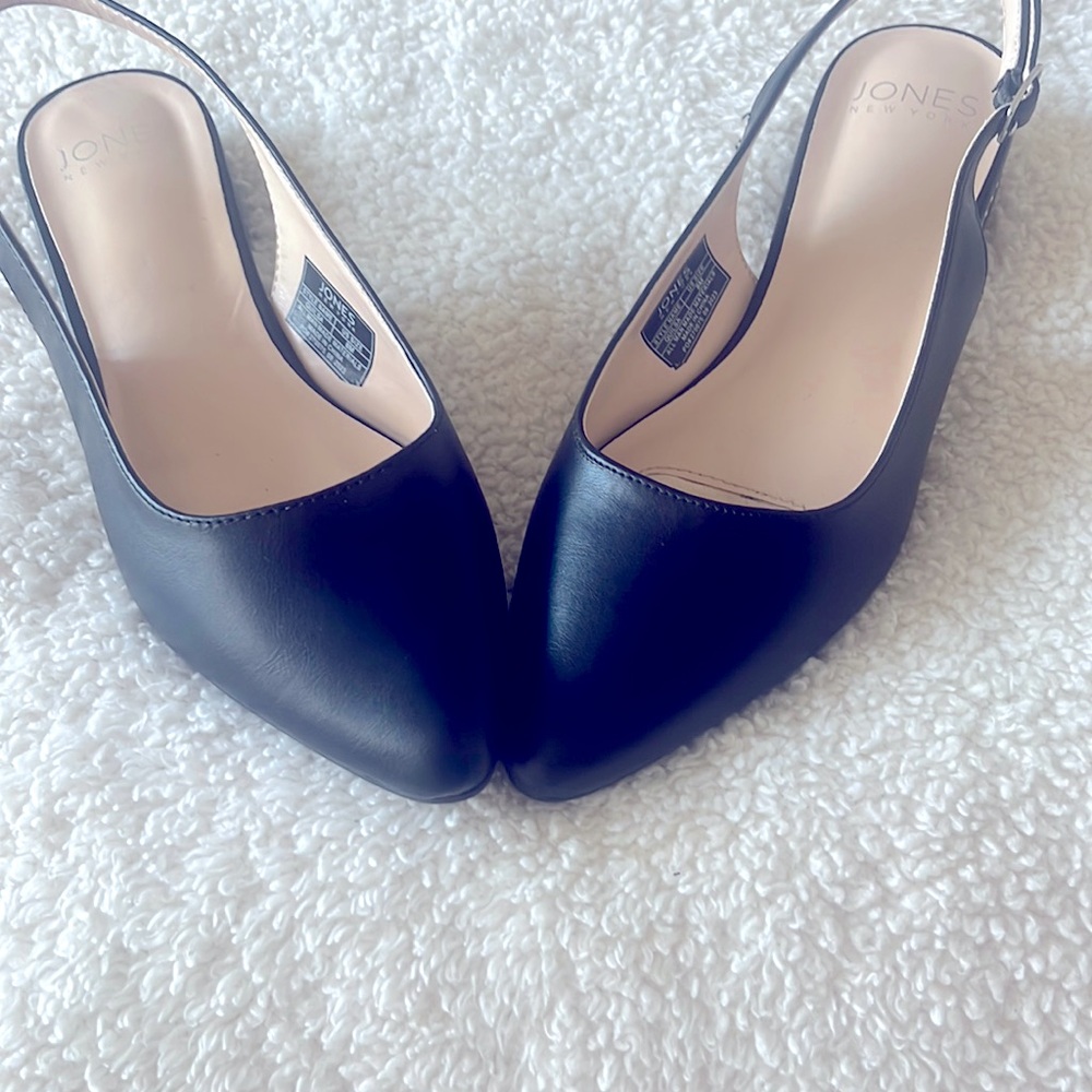 Pointy toe flats